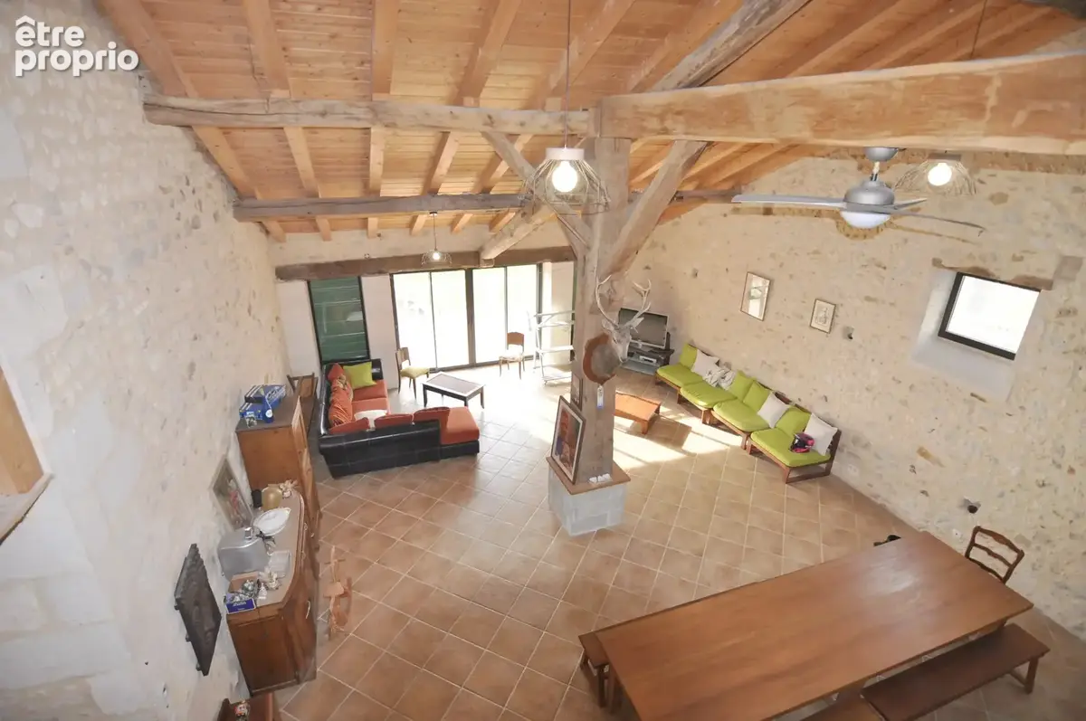 Propriété de 320 m² habitables, 7 chambres, terrain de 2,6 ha - photo 4
