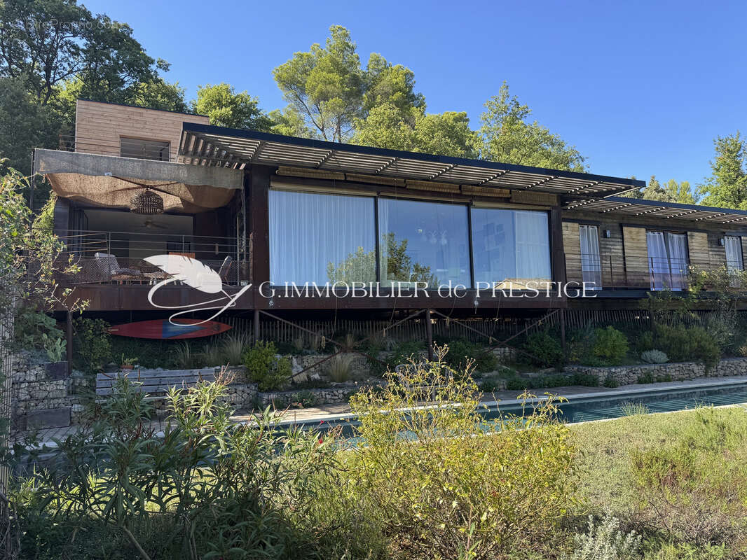 Une villa contemporaine en bois et acier en position dominante - photo 19