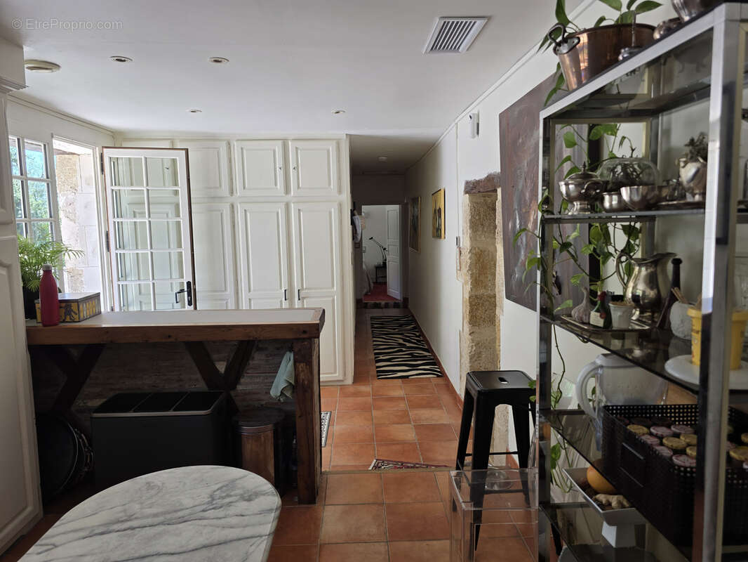 GERS—PROCHE CONDOM Maison en pierre rénovée avec vue exceptionnelle, piscine et garage - photo 6