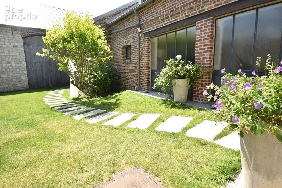Maison 221 m² à Villers-Guislain  - photo 2