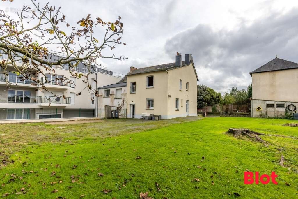 Maison à VERN-SUR-SEICHE