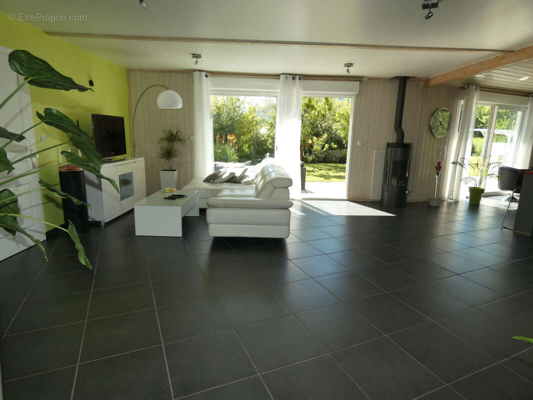 Maison à LARAGNE-MONTEGLIN