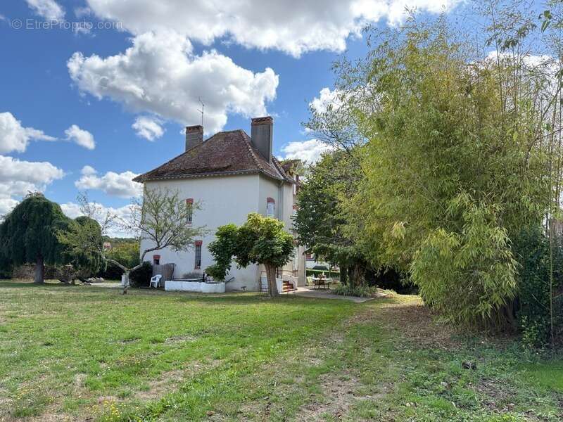 Maison à CUZION