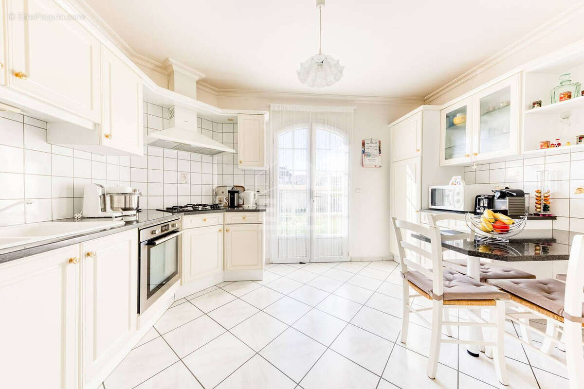 Maison à PONTAULT-COMBAULT