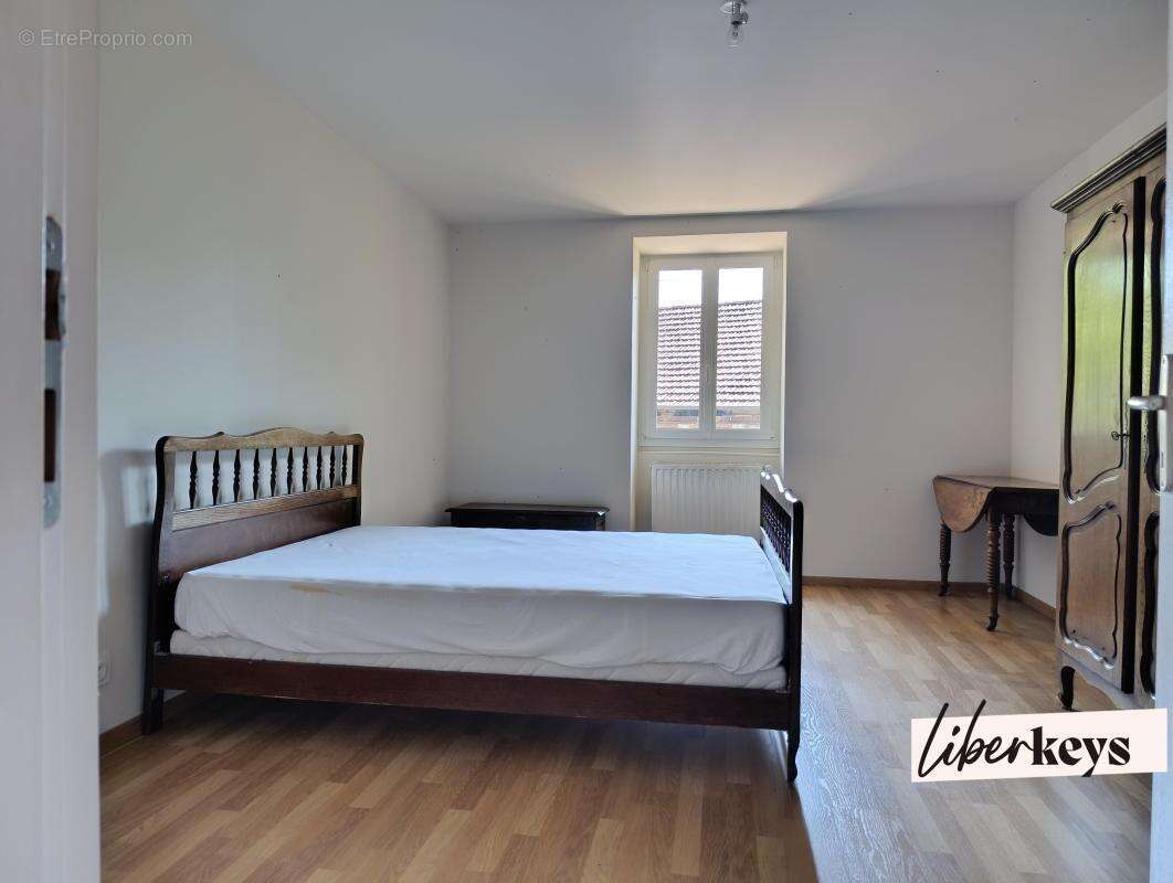 Maison en pierre -124 m² habitables - cour - terrasse - caves - 2/3 chambres - campagne - photo 11