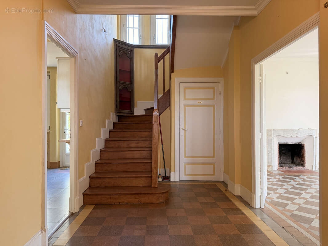 Maison de maître - T6 - photo 4