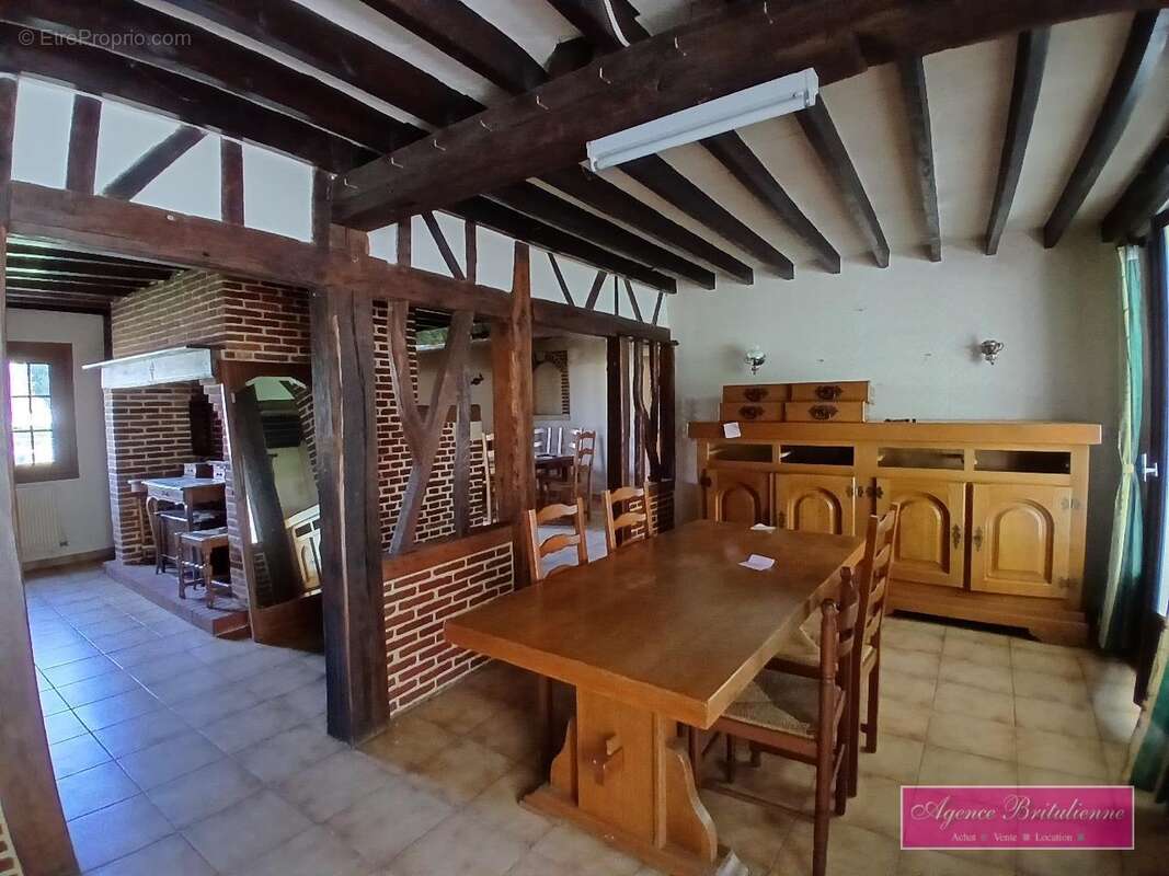 Maison à CREVECOEUR-LE-GRAND