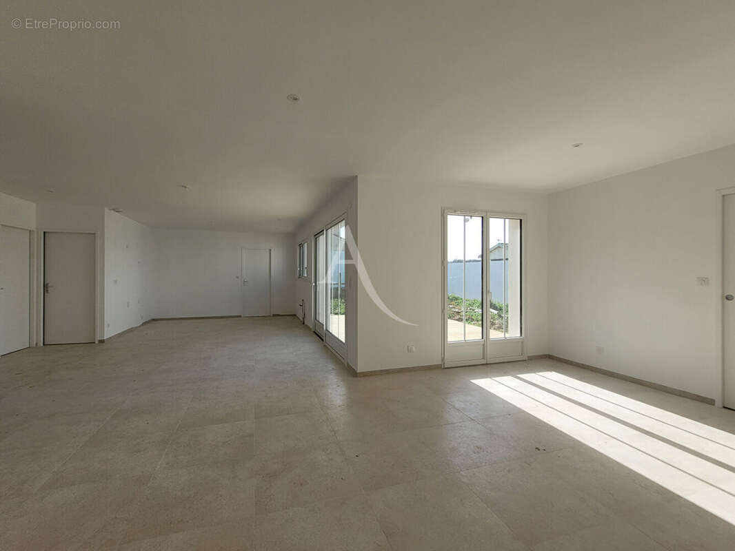 Maison à SAINT-XANDRE