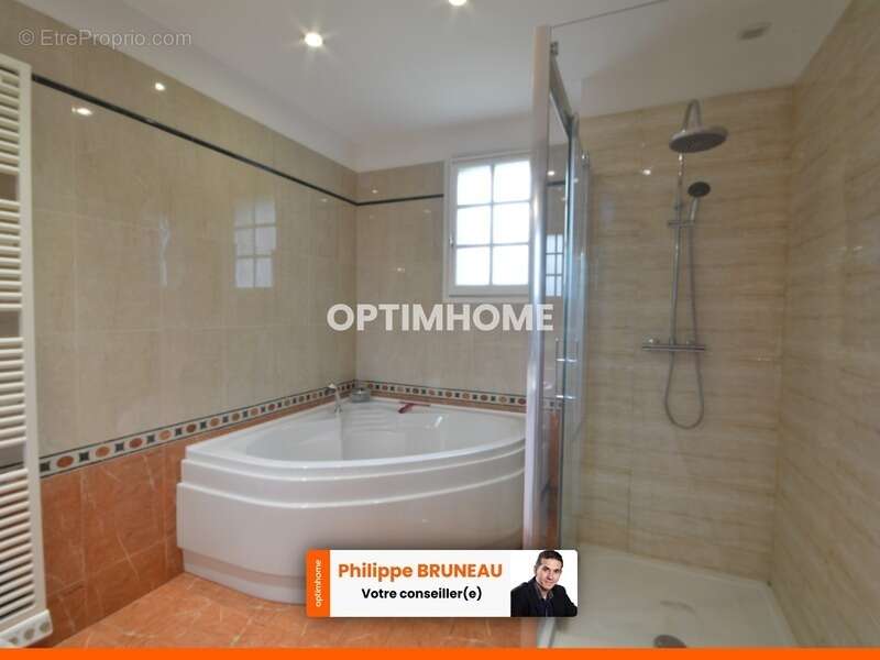 Maison à SYLVAINS-LES-MOULINS