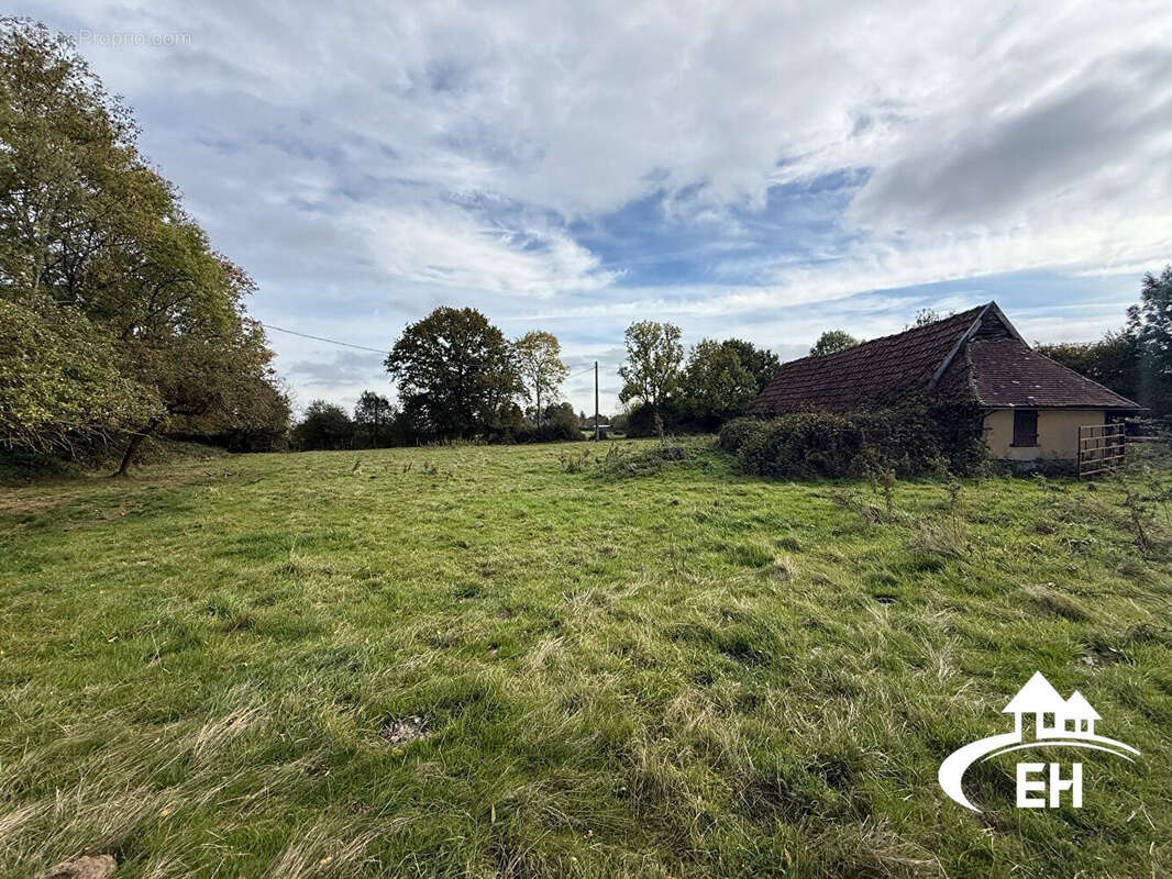 Maison à LA FERTE-FRENEL