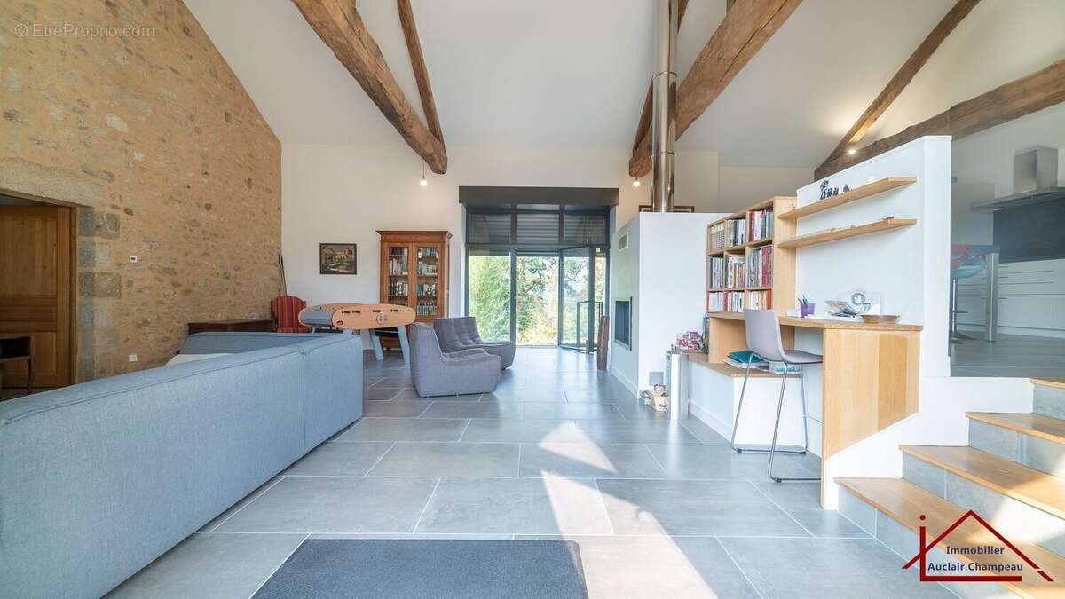 Maison à PEYRAT-LE-CHATEAU