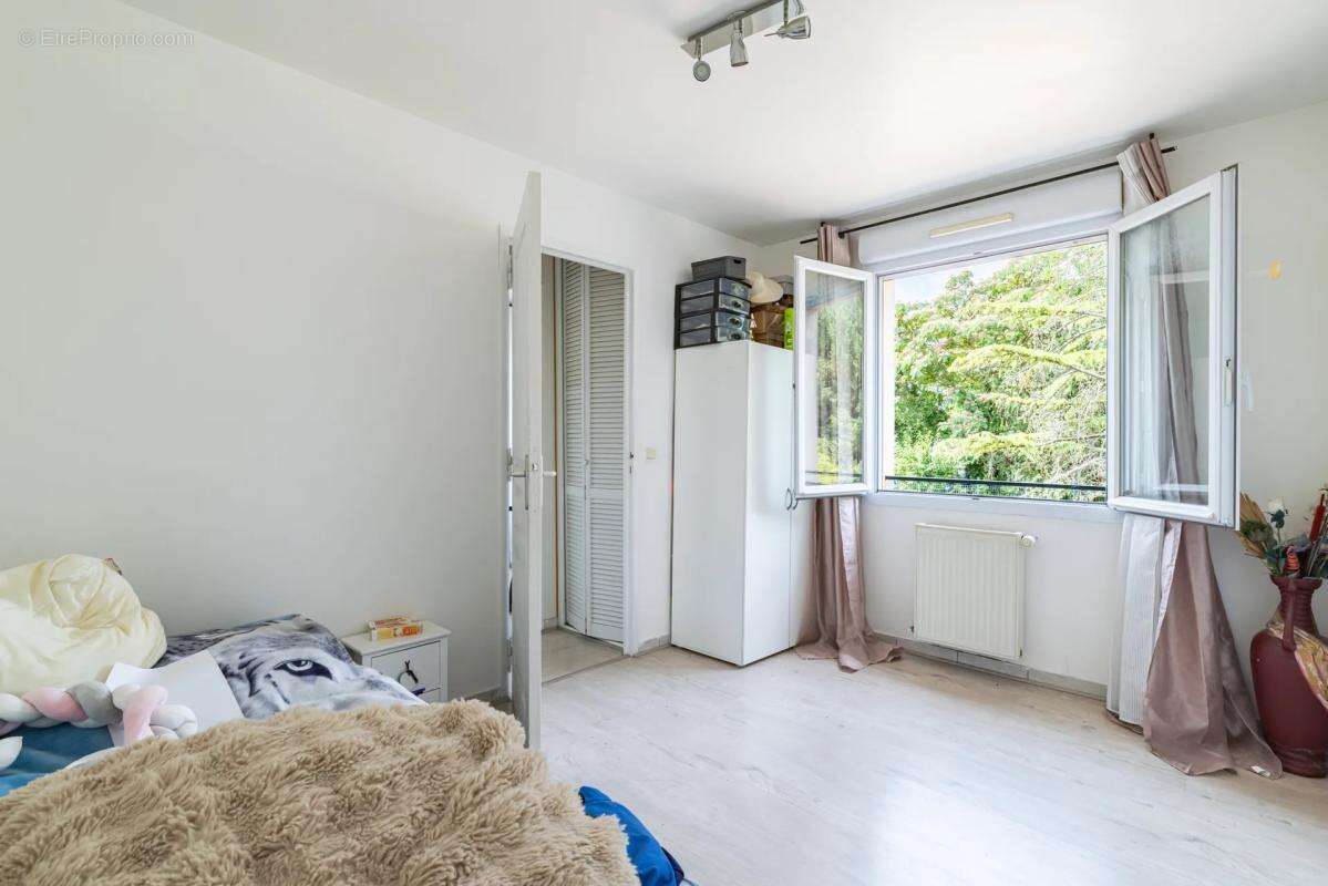 Maison de 5 pièces de plus de 120 m² à Argenteuil avec annexe - photo 6