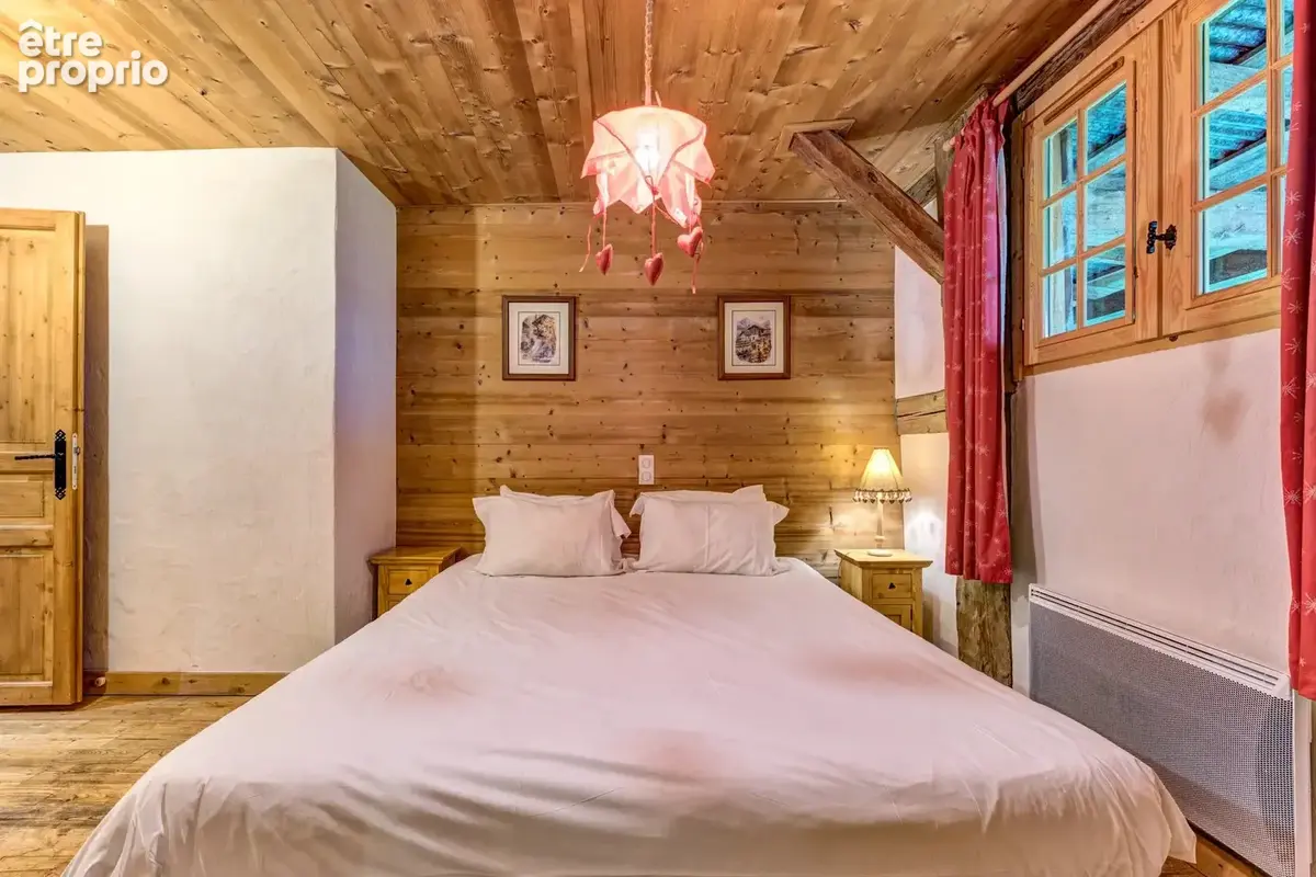 MORZINE – Chalet traditionnel de 7 chambres comprenant deux appartements indépendants - photo 10