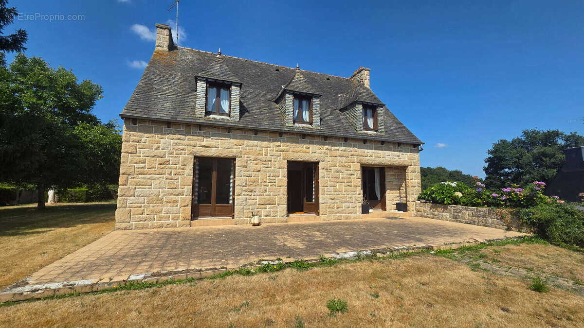 Maison familiale en pierres  22420 Le Vieux Marché - photo 12
