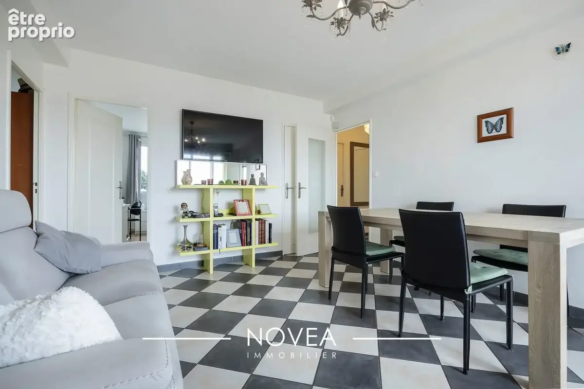 Appartement 4 pièces 70 m² à vendre à Sainte-Foy-Les-Lyon (69110) - photo 4