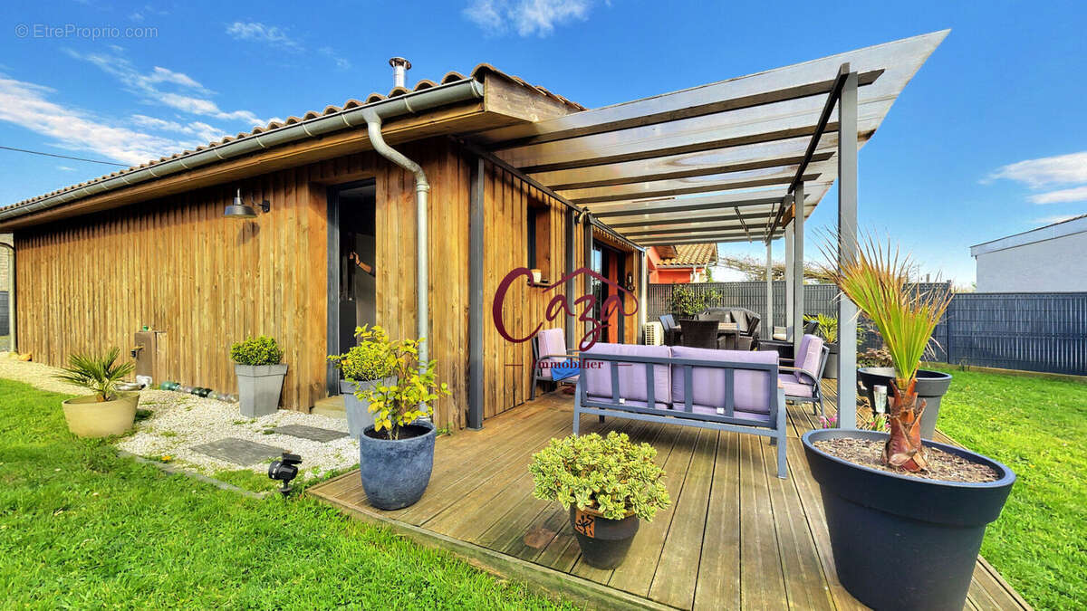 Maison à FARGUES-SAINT-HILAIRE