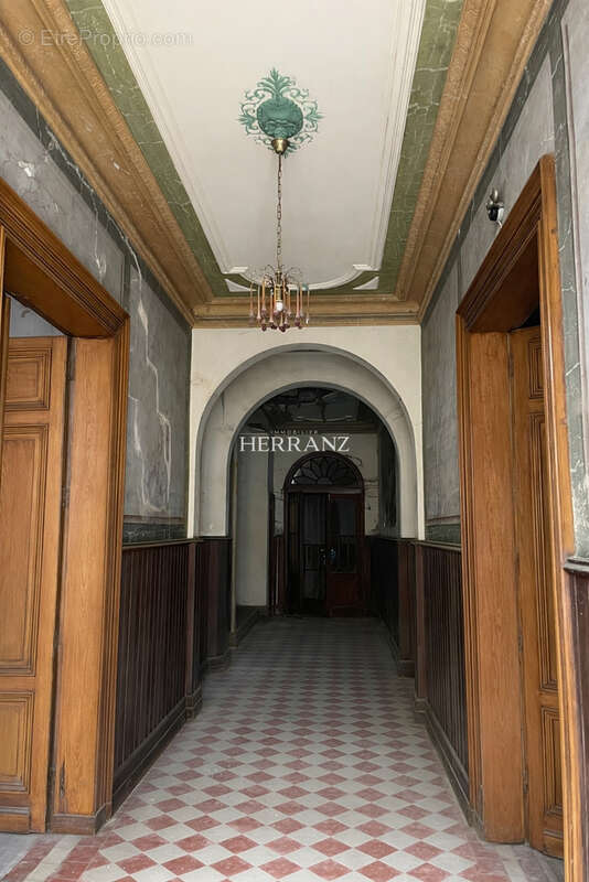 Ensemble immobilier en pierre du début du XIXe siècle avec fort potentiel d'aménagement - photo 2