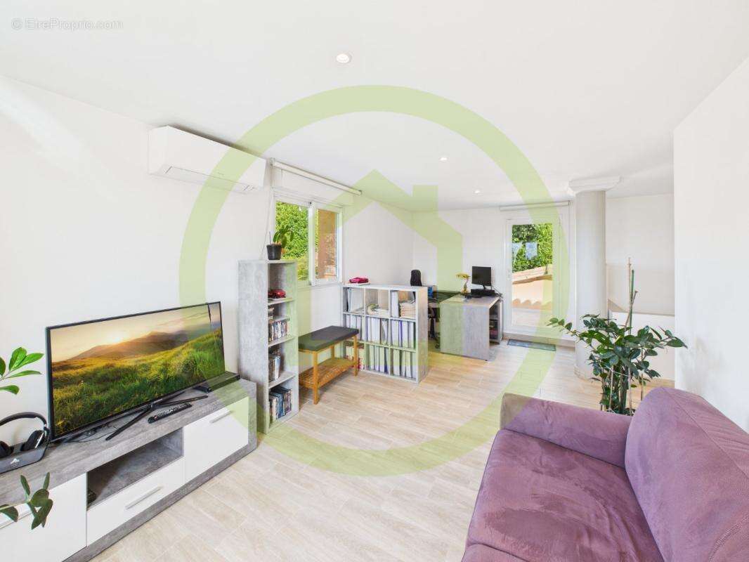 Maison à CHATEAUNEUF-GRASSE