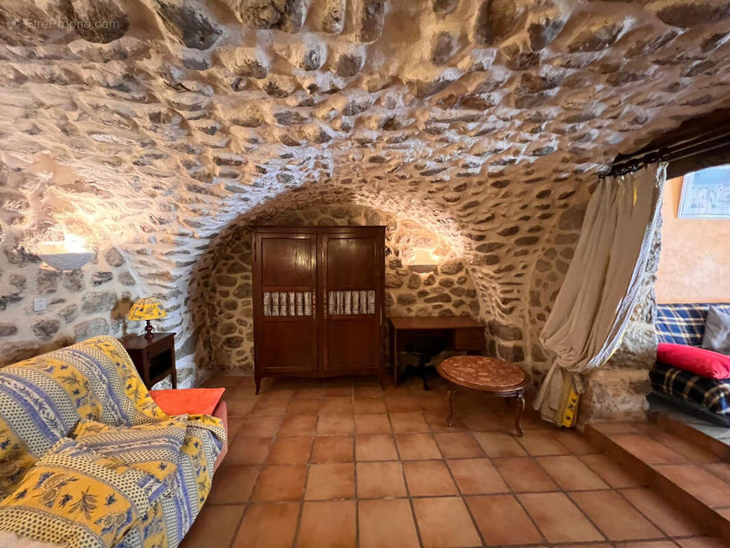 Maison à CORNILLAC