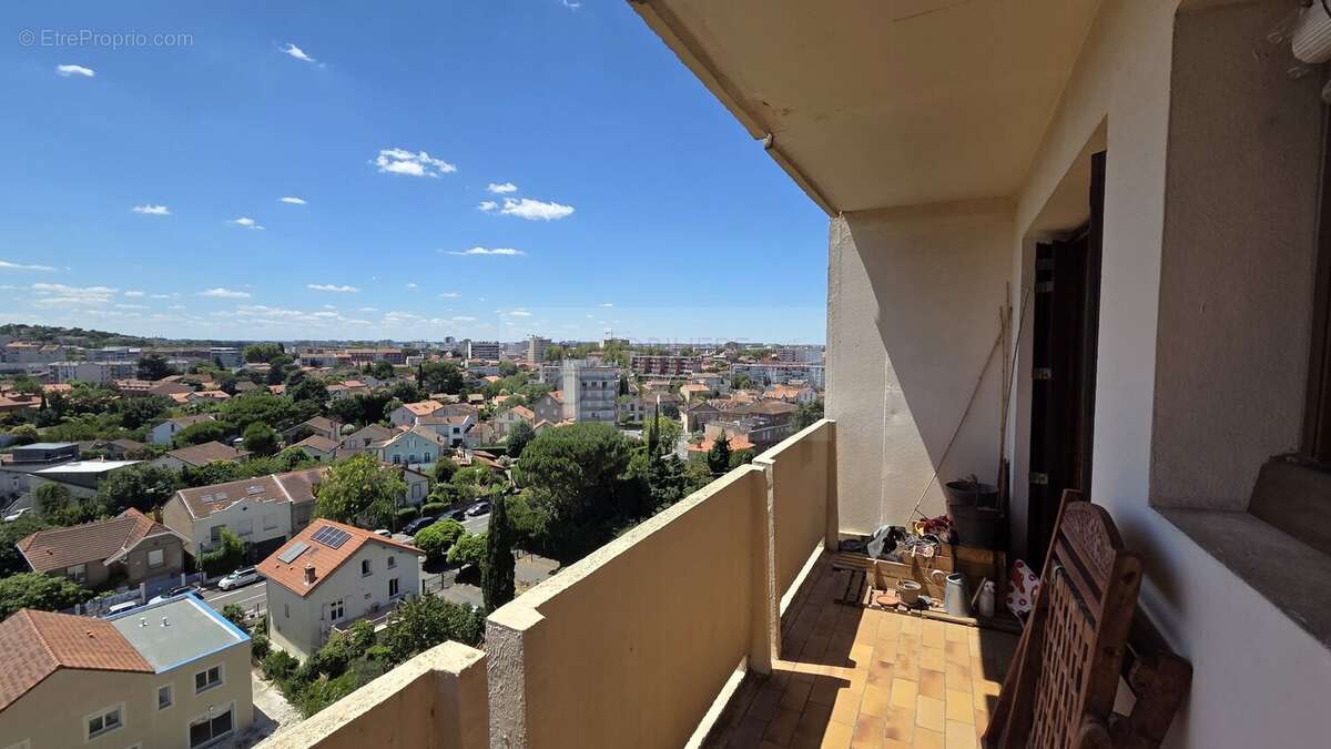 T2 vue panoramique à 2 pas du métro Saouzelong, 2 balcons - photo 6