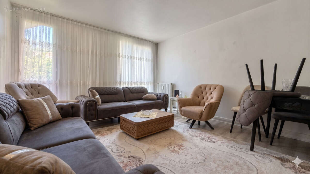 Appartement à CORBEIL-ESSONNES