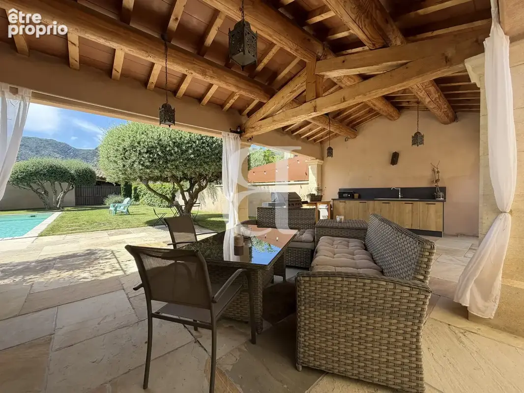Maison 195 m² à Maubec  - photo 8