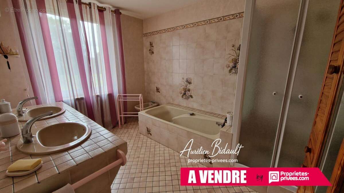 Maison 6 pièces 135m² Arnières-sur-Iron - photo 11