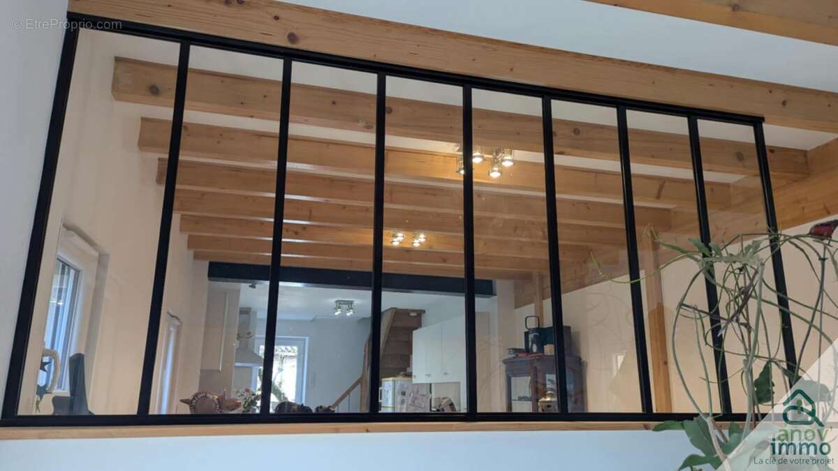 Maison à SAINT-ETIENNE-DE-CROSSEY