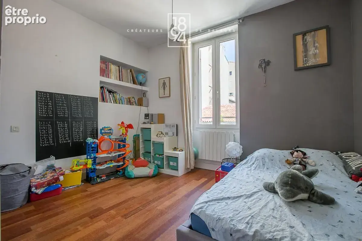 Superbe T4 duplex dernier étage avec balcon au calme - Périer - photo 8