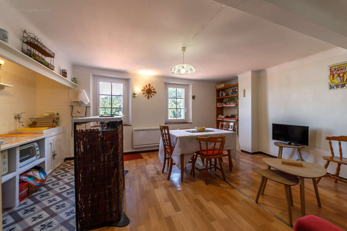 Appartement rénové de 55 m2 - photo 2