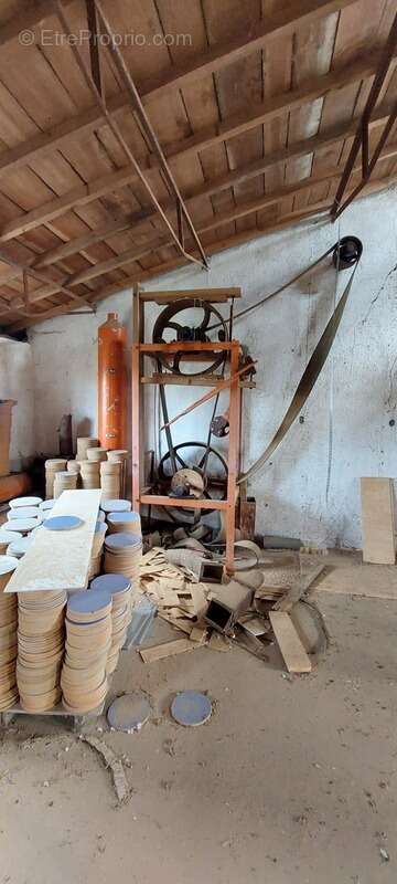 Commerce à L'HERMENAULT