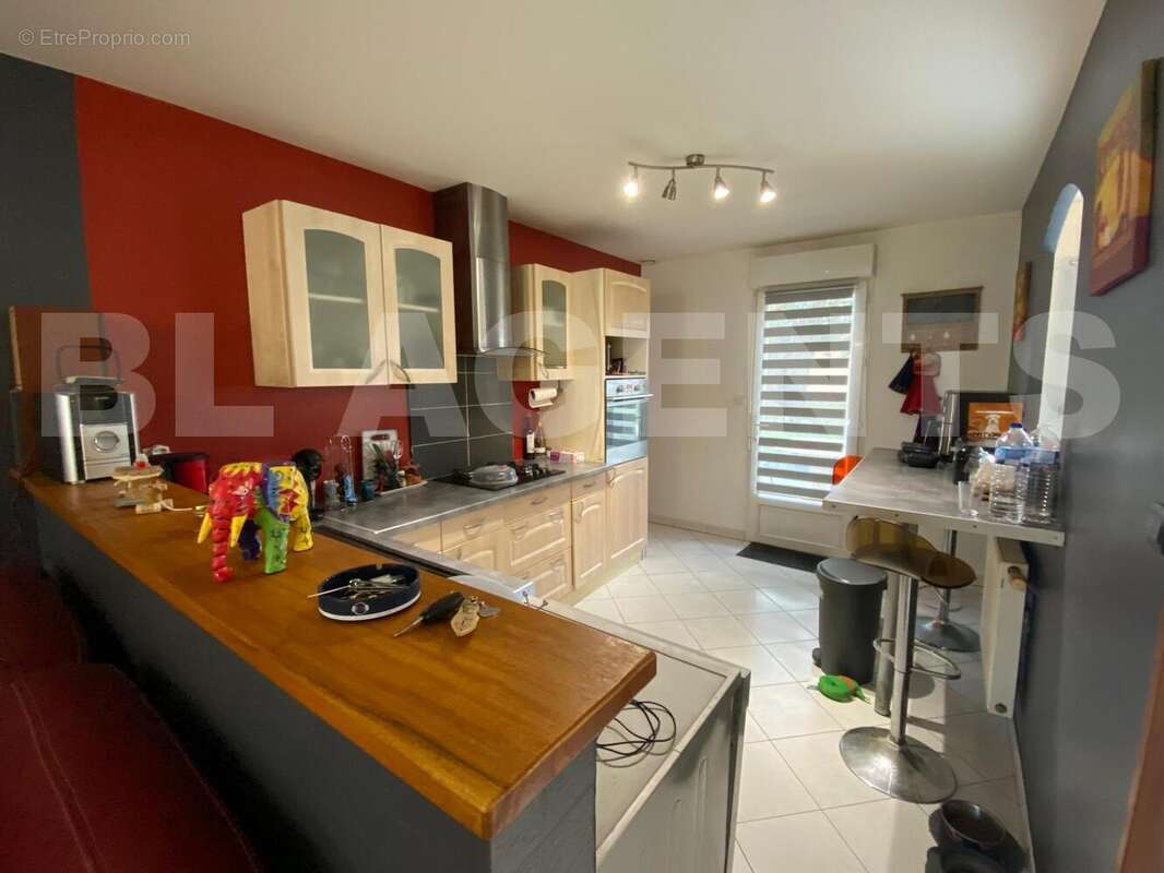 IMG-20251106-WA0016 - Maison à VOIVRES-LES-LE-MANS