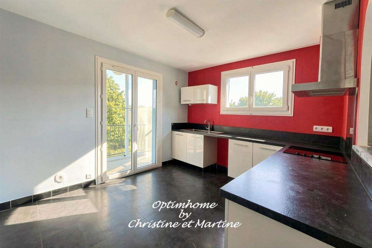Maison à rénover à Blanzat – 3 chambres, garage, pièces annexes et terrain de 477 m² - photo 6