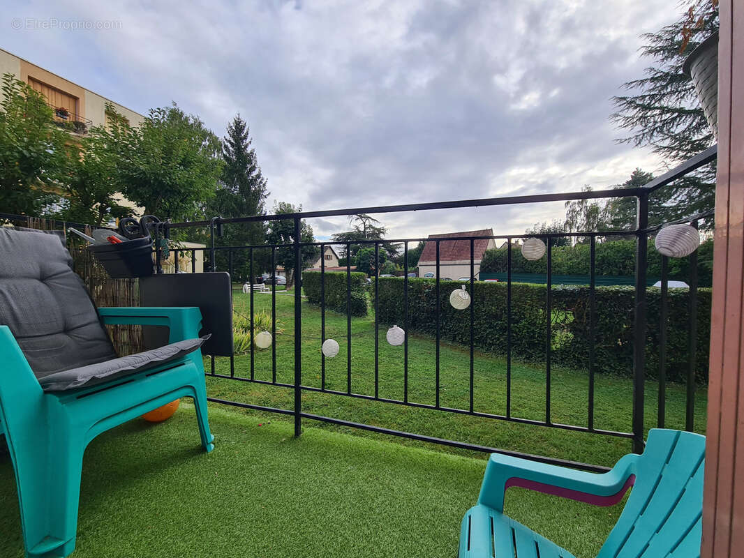 Appartement à EZANVILLE