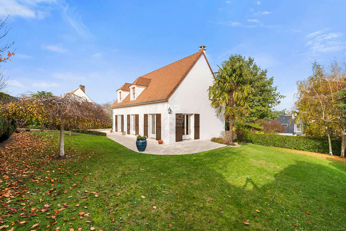 Maison à SAINT-GERMAIN-EN-LAYE
