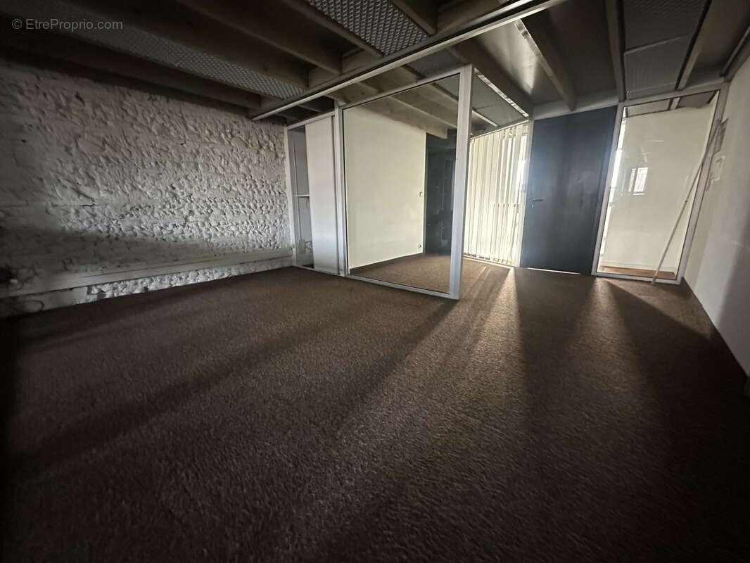 JEANNE-D'ARC - Plateau de 339m2 sur 2 niveaux - 980 000 € - photo 4