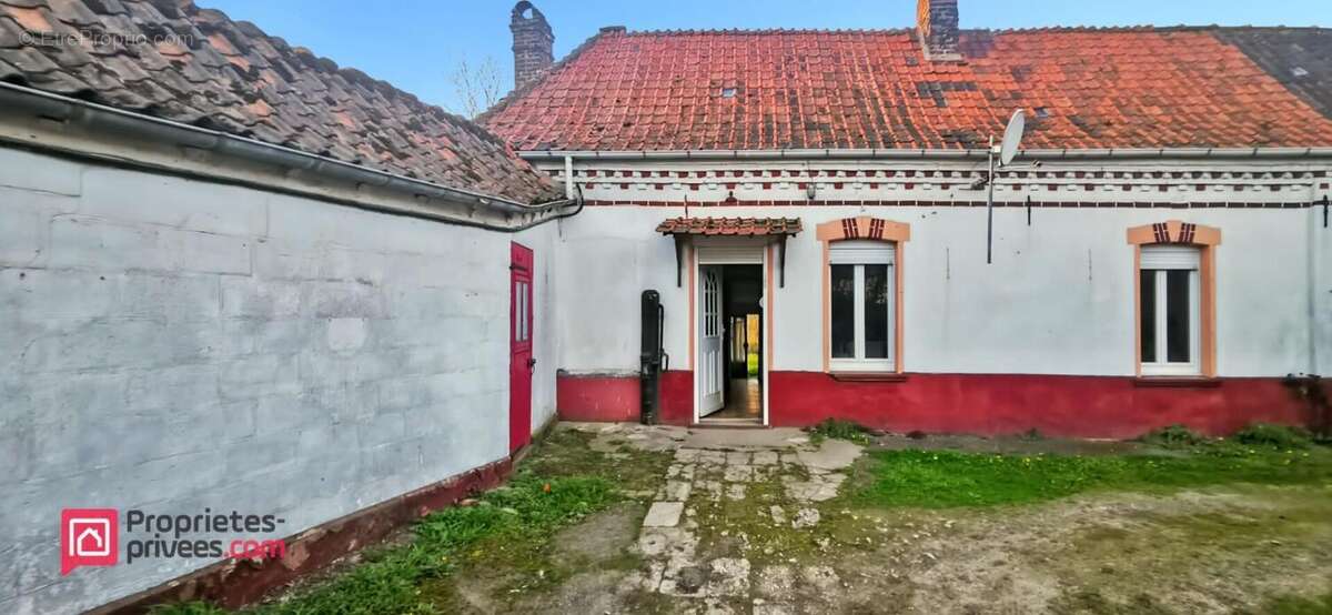 Maison à FRUGES