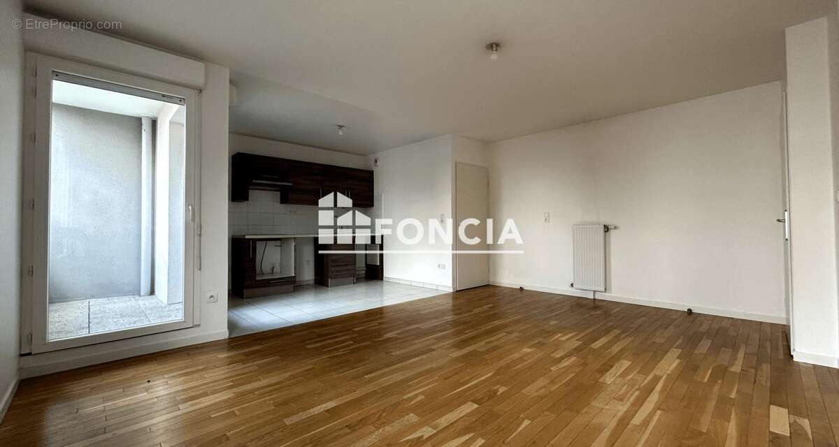 Appartement à CORBEIL-ESSONNES