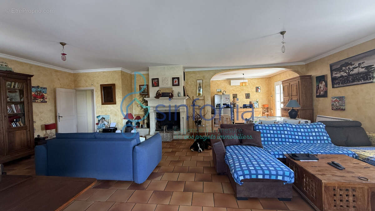 Maison à SAINT-QUENTIN-LA-POTERIE
