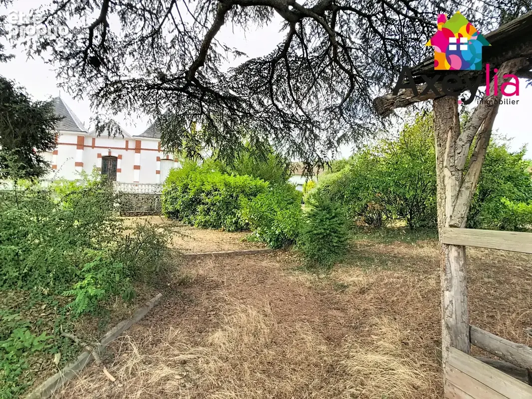 A vendre - st-alban-les-eaux - propriete avec maisons et apparts sur 6621 m2 terrain - photo 6