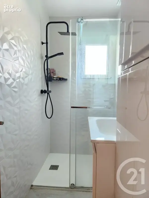 Maison 6 pièces 130 m² à vendre à Saint-Laurent-De-Mure (69720) - photo 14