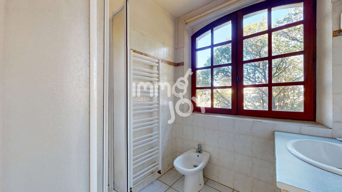 Roques - Grande villa familiale avec sous-sol et terrain piscinable - photo 18