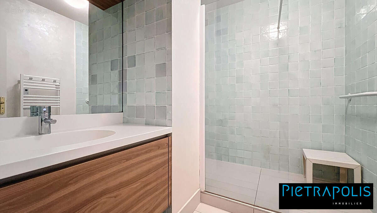 Appartement à CHARBONNIERES-LES-BAINS