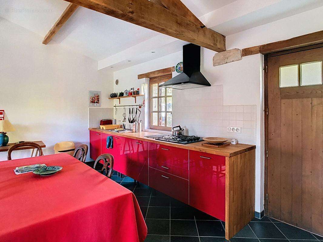 Maison à LES EYZIES-DE-TAYAC-SIREUIL