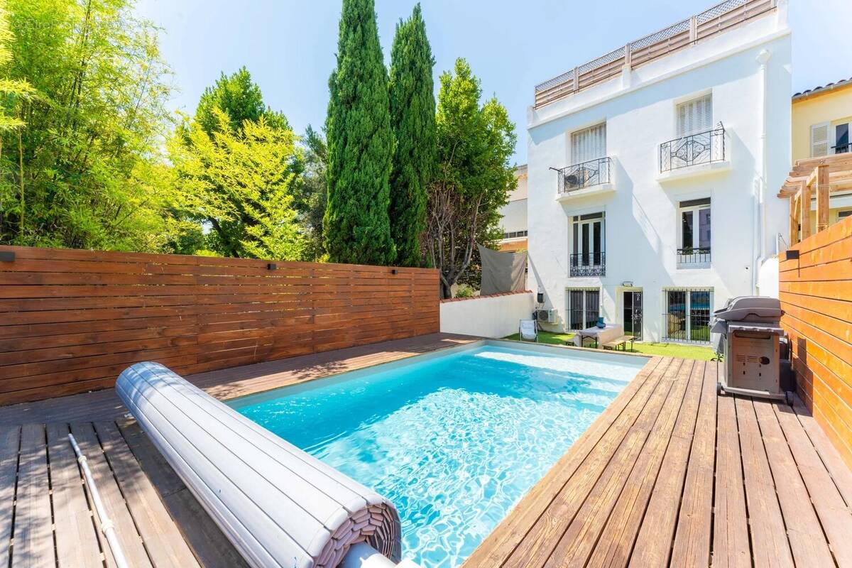 Appartement à MARSEILLE-8E
