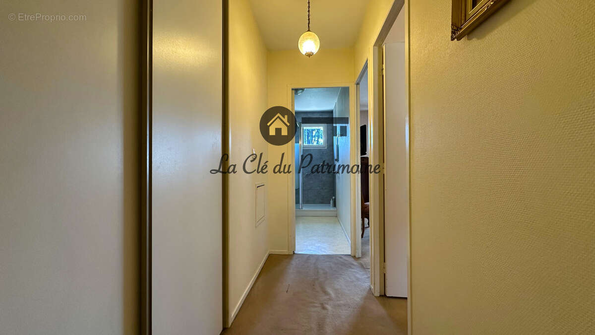 Bordeaux cauderan - une maison qui n'attend que vous 2 chambres - jardin-garage - photo 13