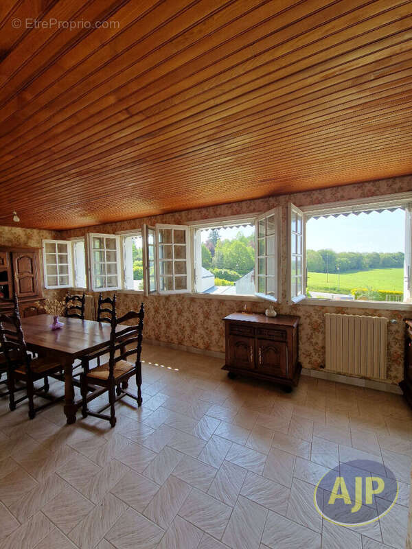 Maison 175 m² à Lanvaudan  - photo 7
