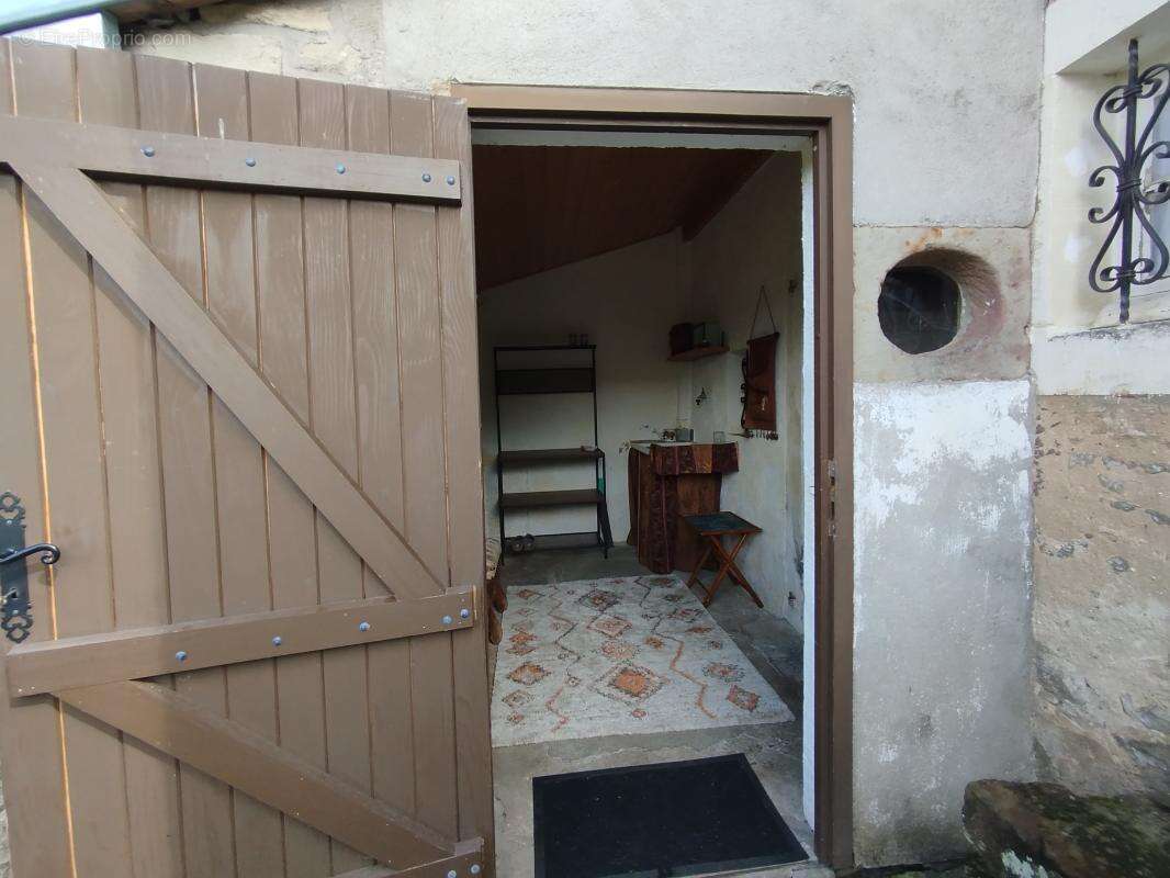 Maison avec terrasse jardin et garage - photo 15