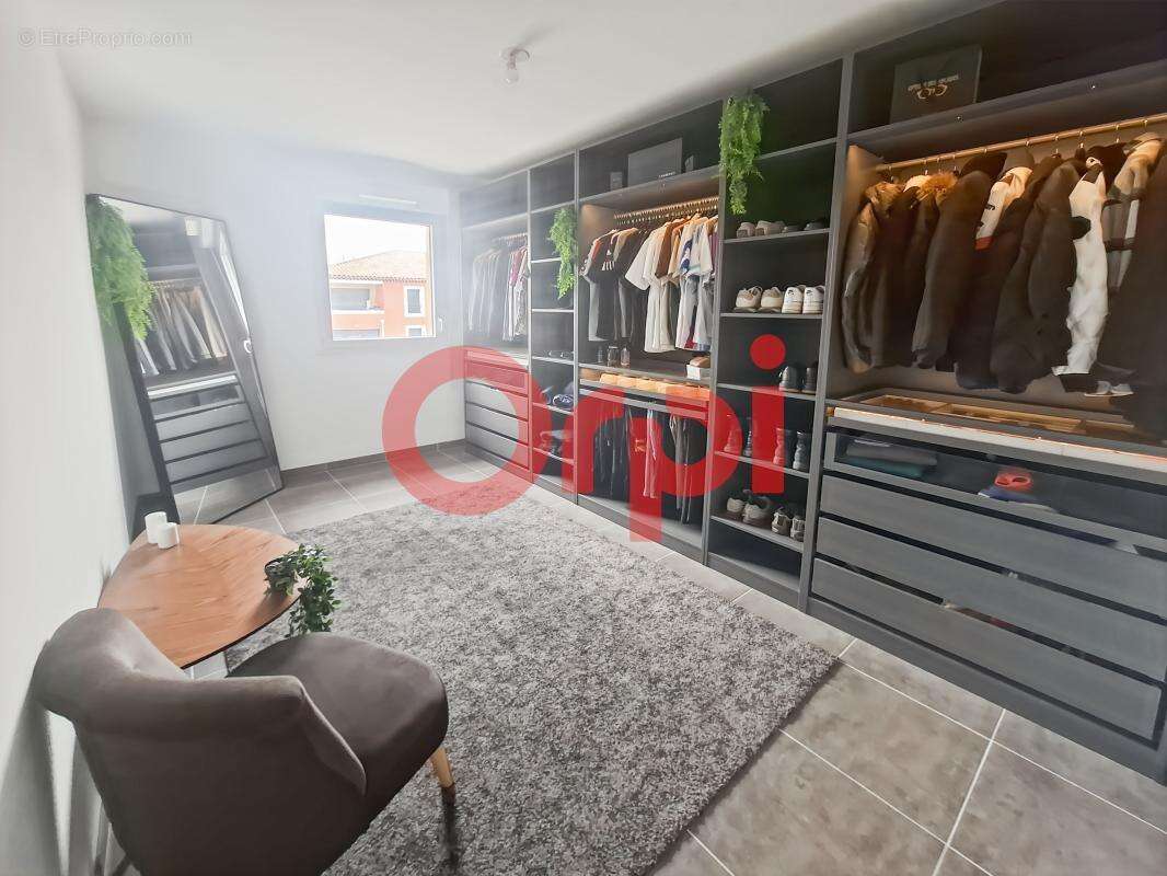 Appartement à LE PUY-SAINTE-REPARADE