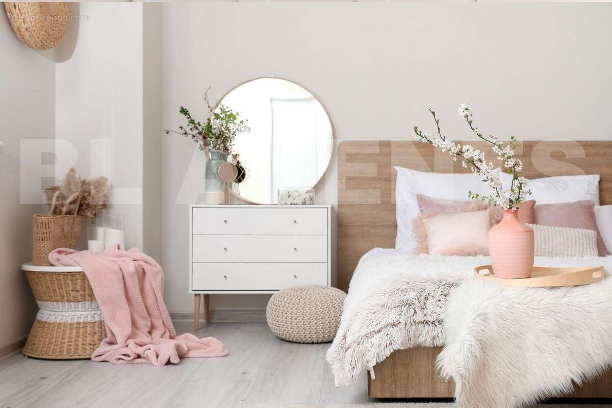 Chambre modrene 2 - Appartement à BUSSY-SAINT-GEORGES